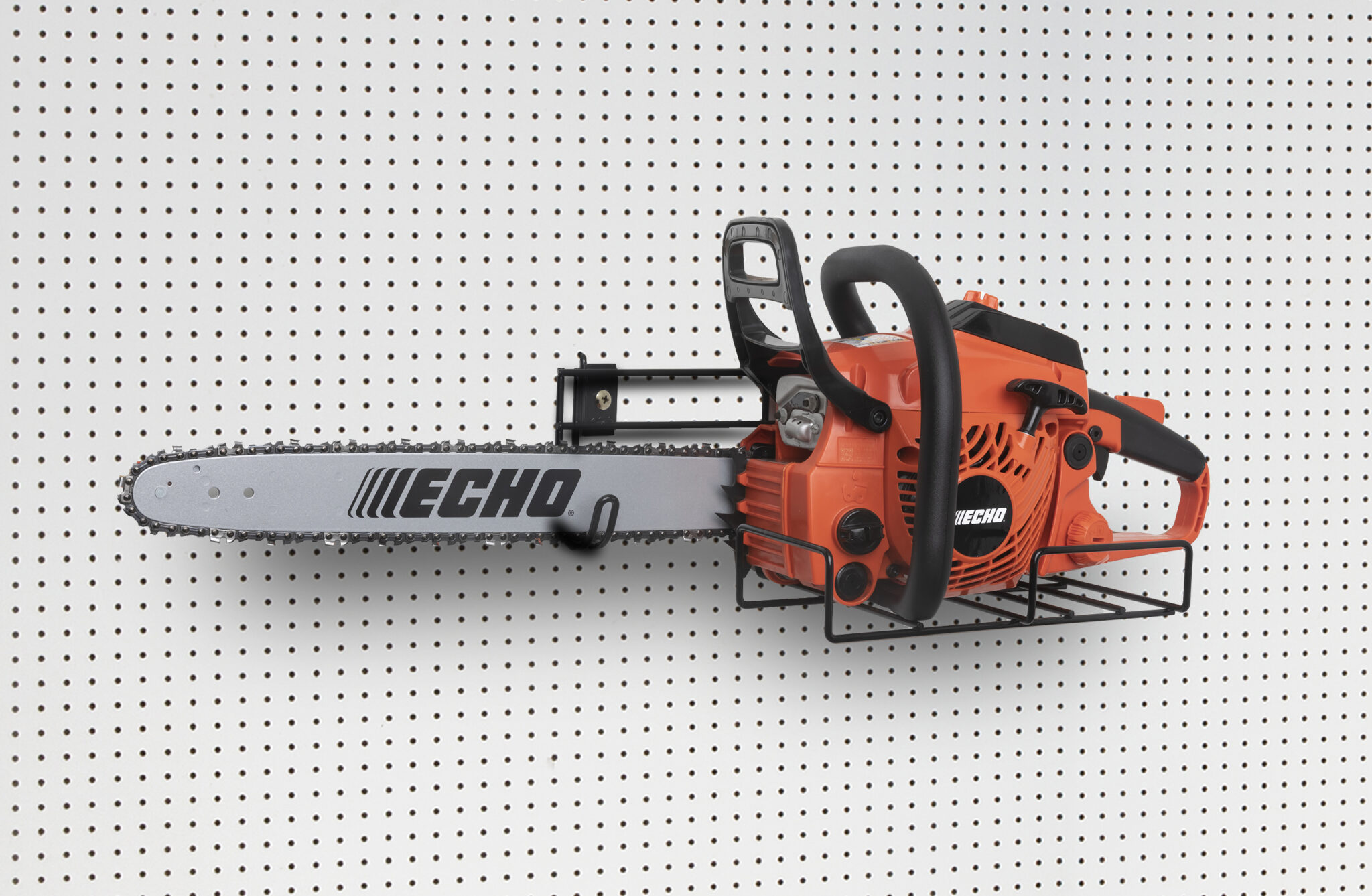 Saw Display Horizon Mfg Inc. Chain Saw / Hedge Trimmer Display -Slat wall/Peg board ...